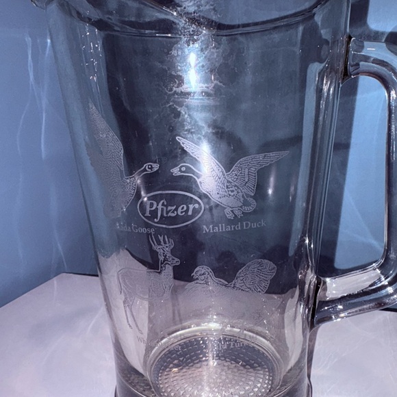 Vintage Pfizer Glass Pitcher with Wildlife Design - Picture 3 of 5